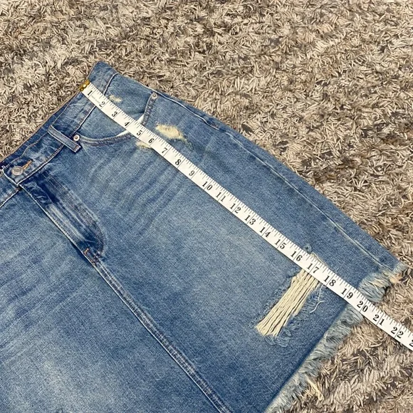Gap distressed denim mini skirt, size 32 - Picture 6 of 12